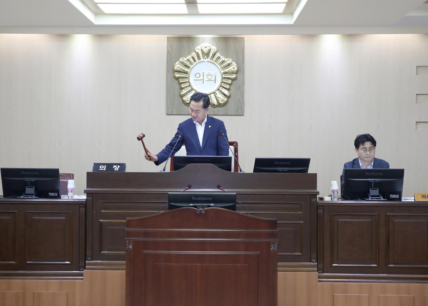 4-2 사진(영양군 의회 제306회 임시회).JPG